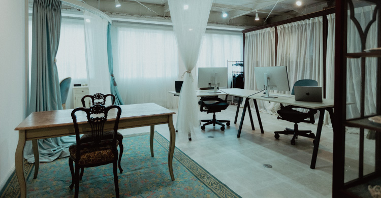 ABOUT US イメージ